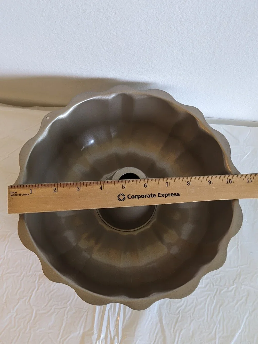 Vintage Fluted Tube Cake  Medium Brown Metal Mold Ring Cake Pan 9.5